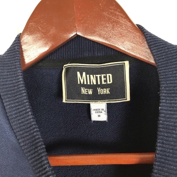 Minted New York Crewneck Sweatshirt in Navy Size Medium. - Picture 4 of 6